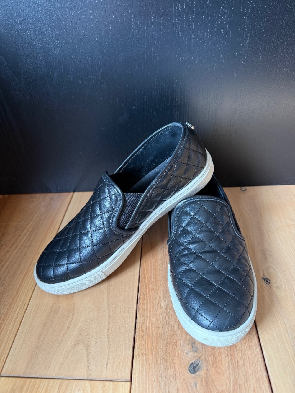 Steve Madden Ecentric-Q Black Quilted Slip-On Sneakers Size 9